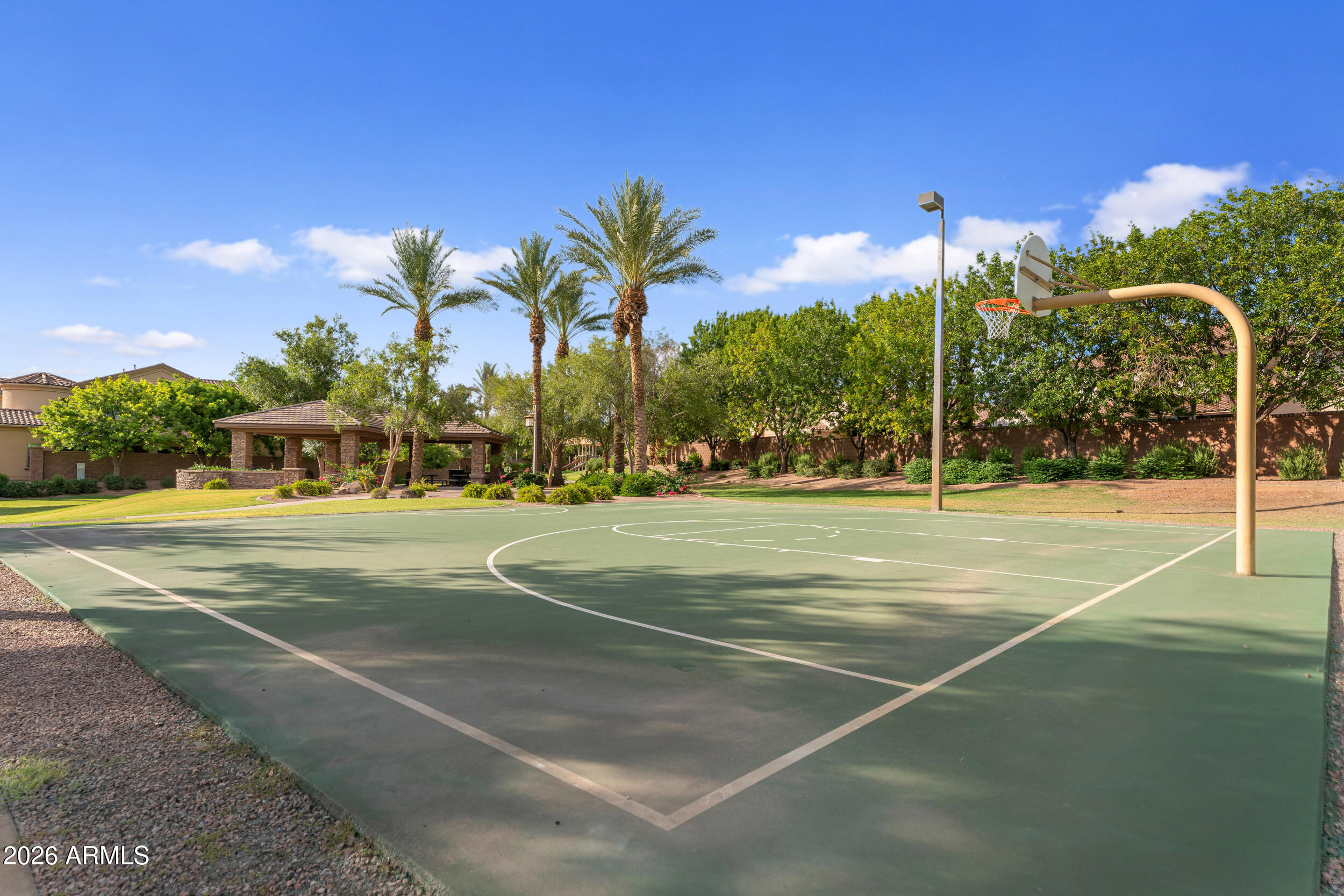 40 W TONTO Drive