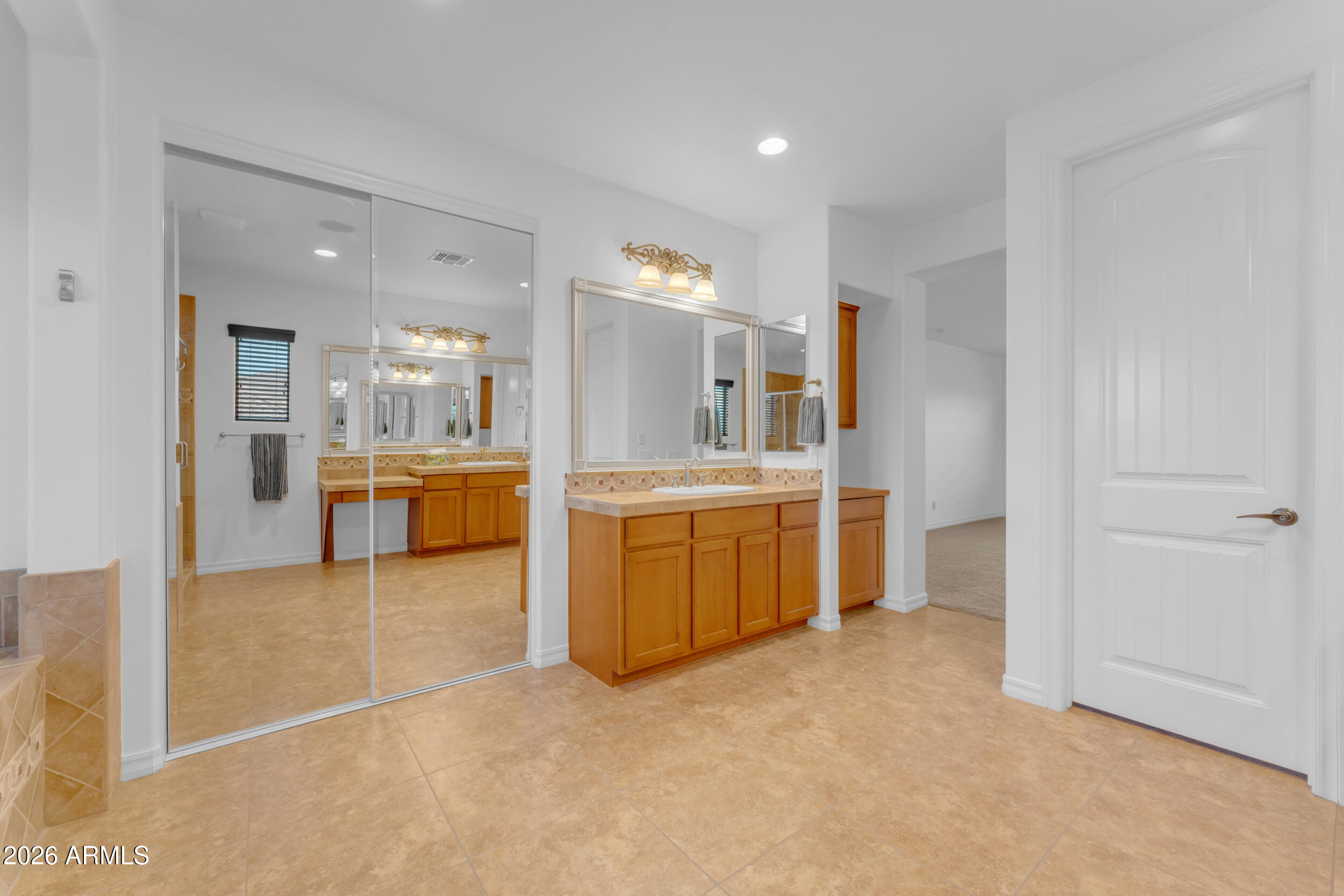 40 W TONTO Drive