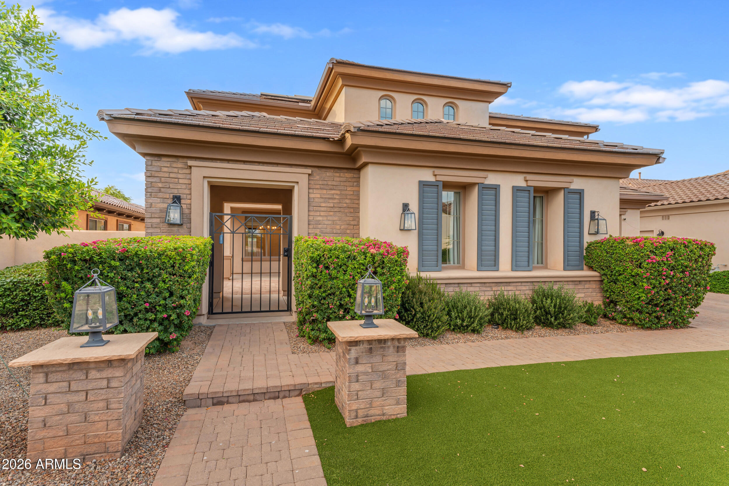 40 W TONTO Drive
