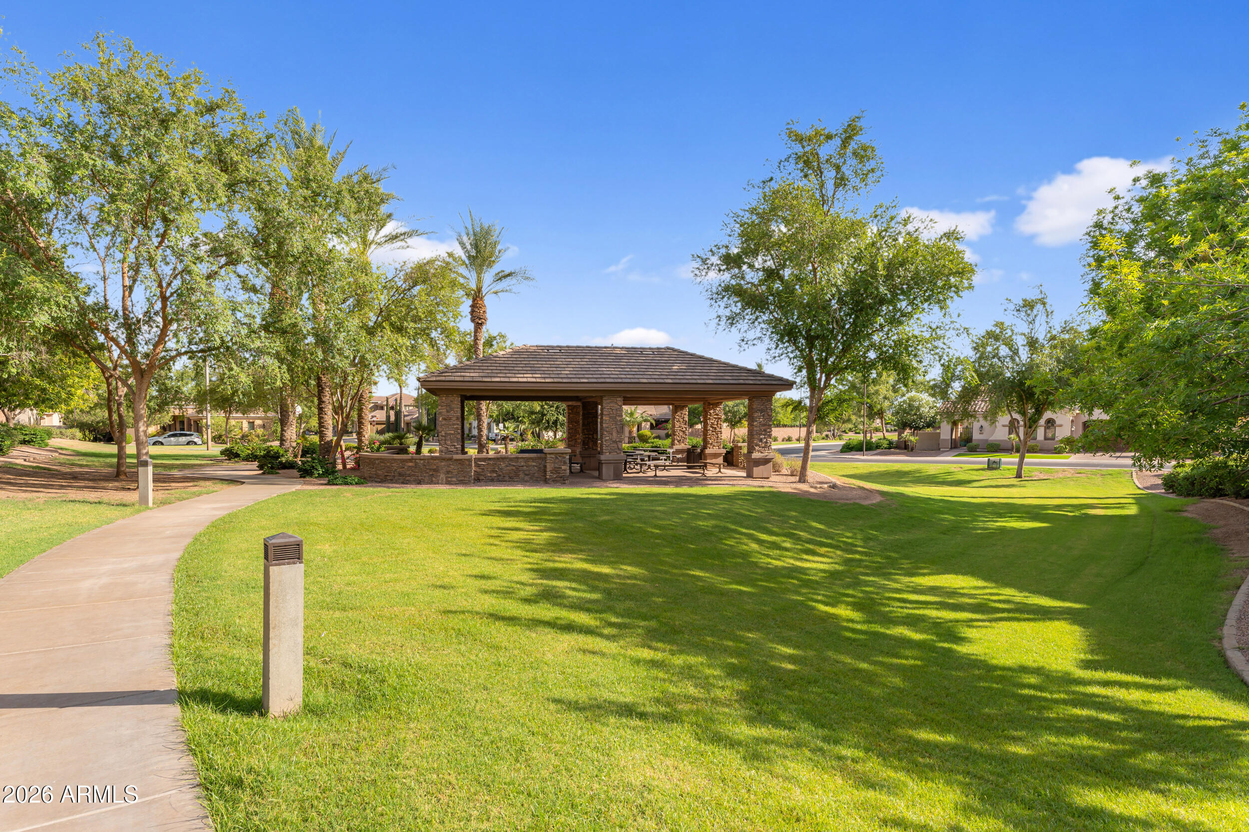 40 W TONTO Drive