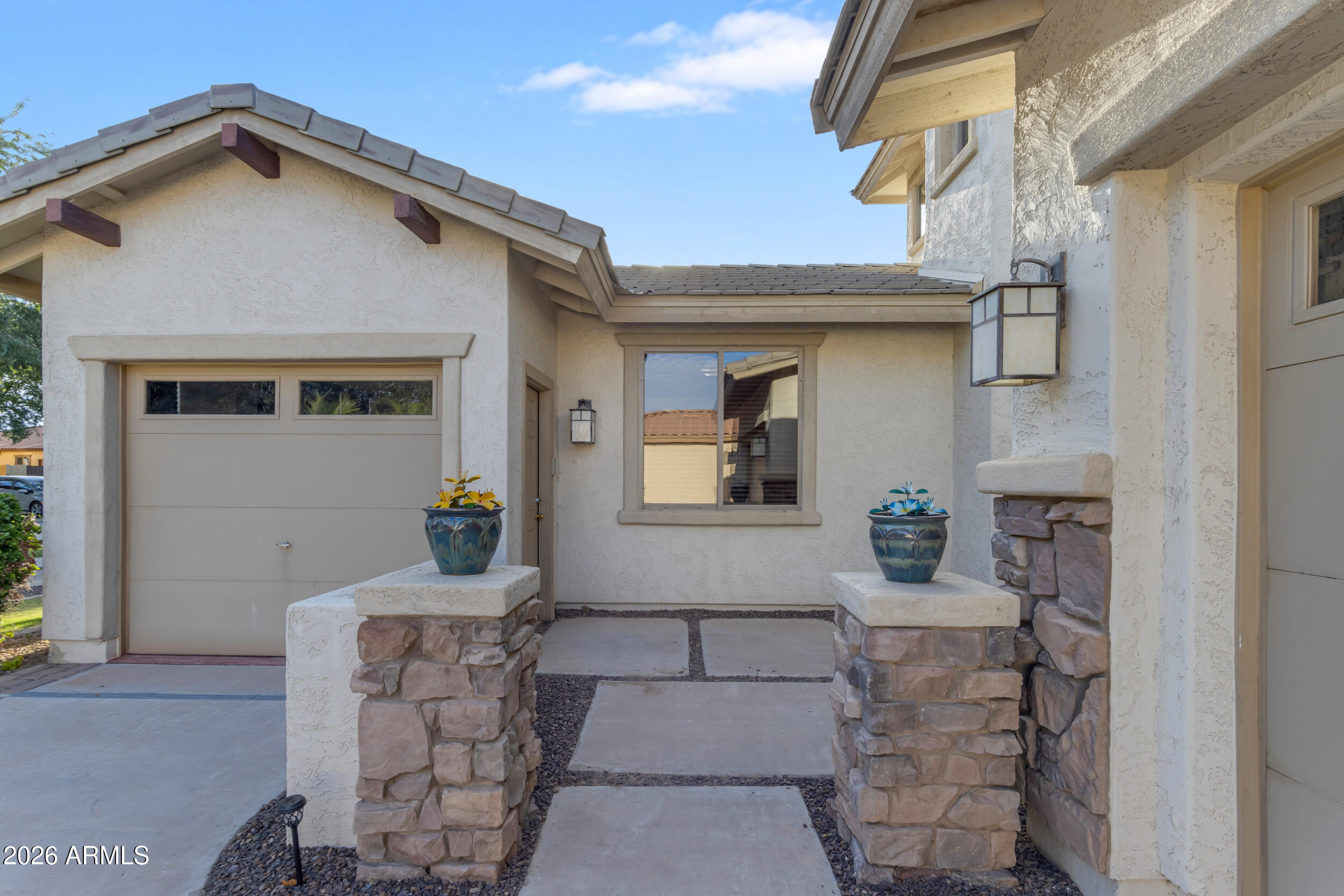 3832 E OLD STONE Circle N