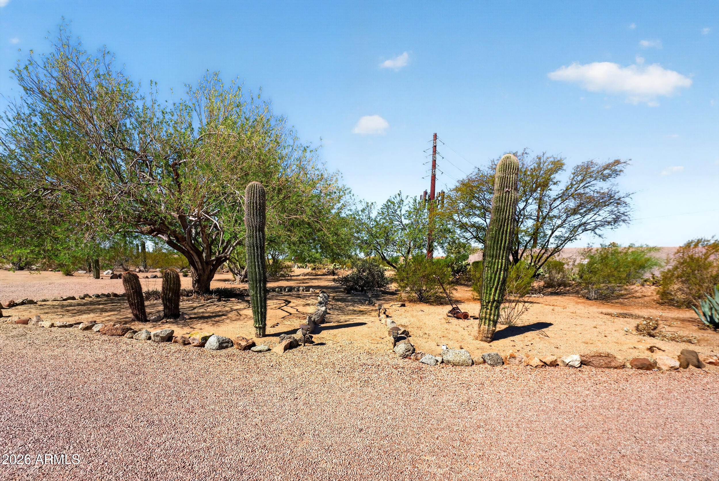2839 N SOSSAMAN Road