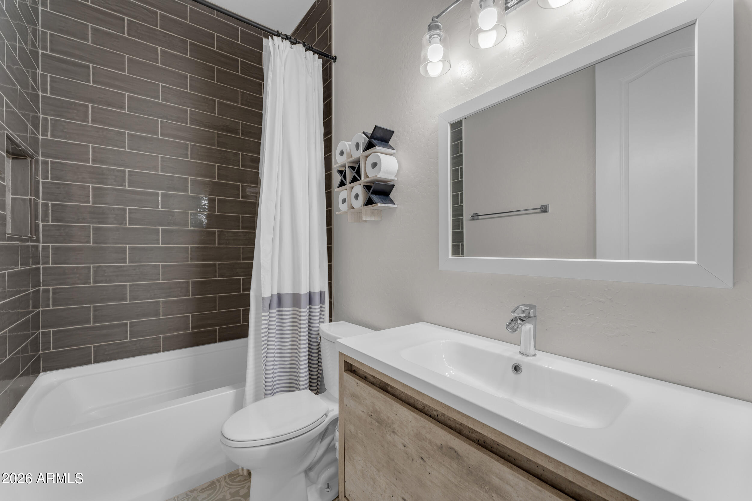 4339 E ESTRELLA Court