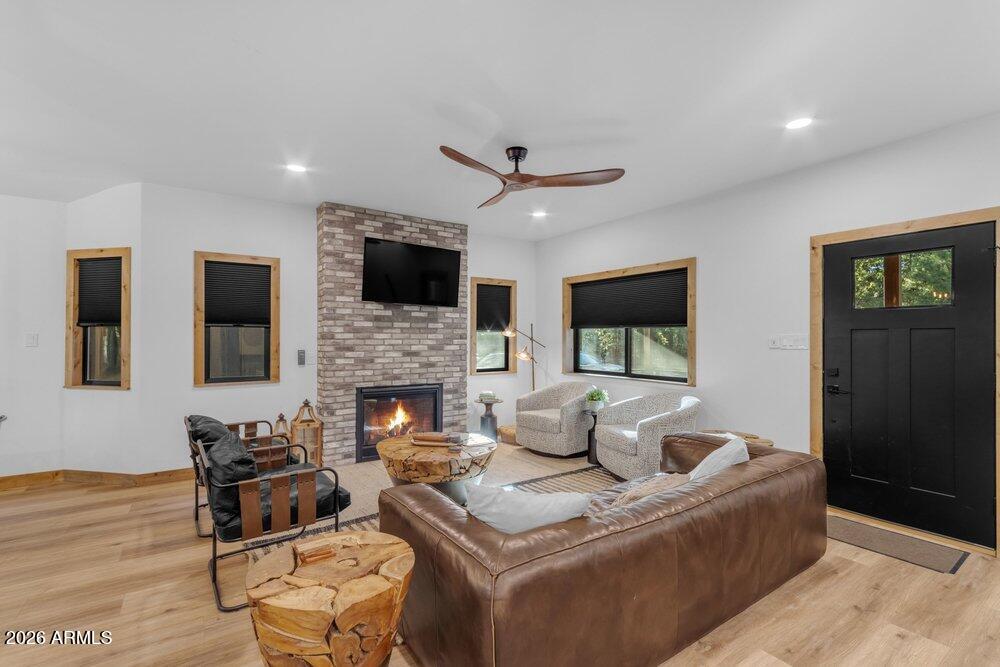 4251 Branding Iron Loop Loop