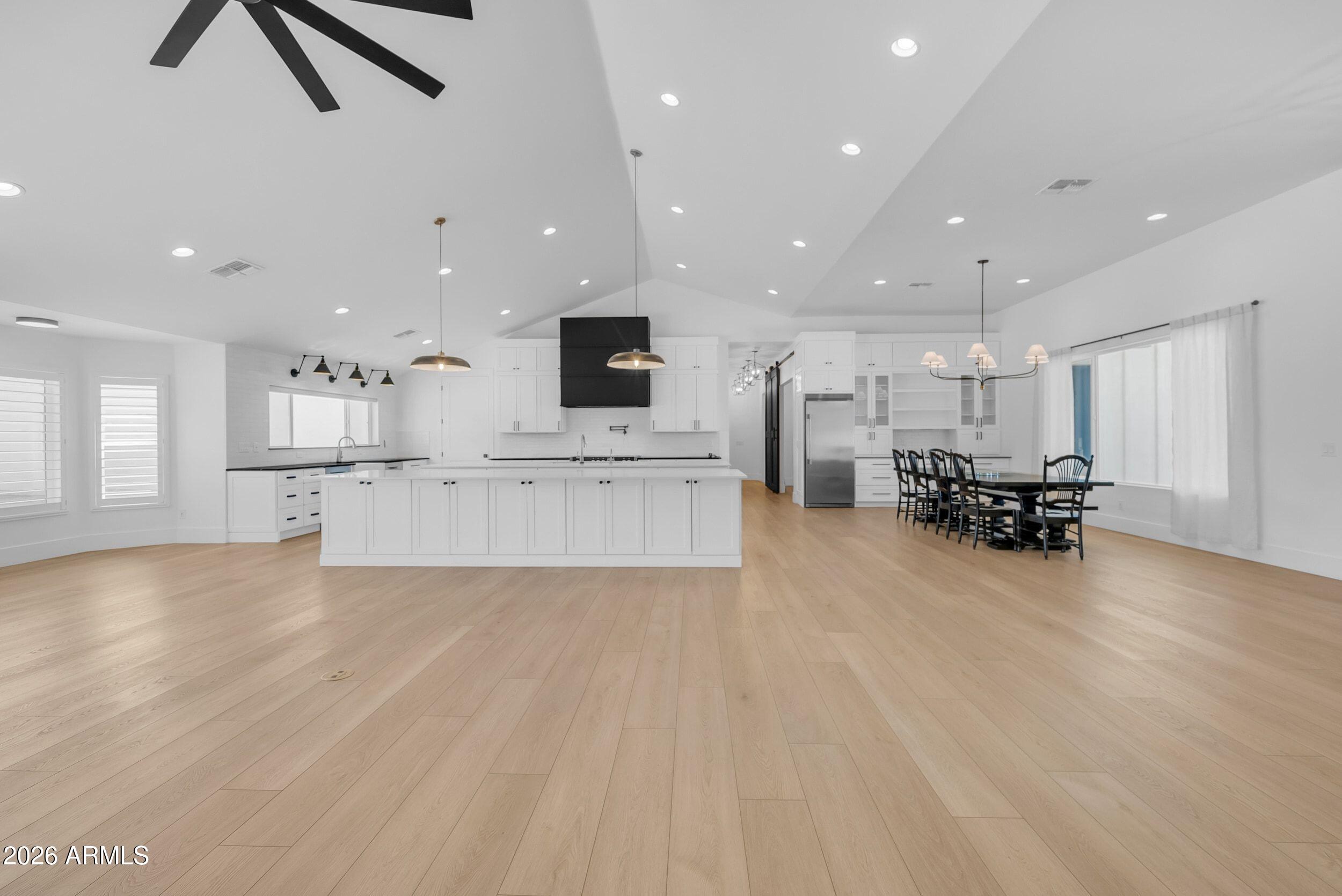 2265 E BONANZA Road