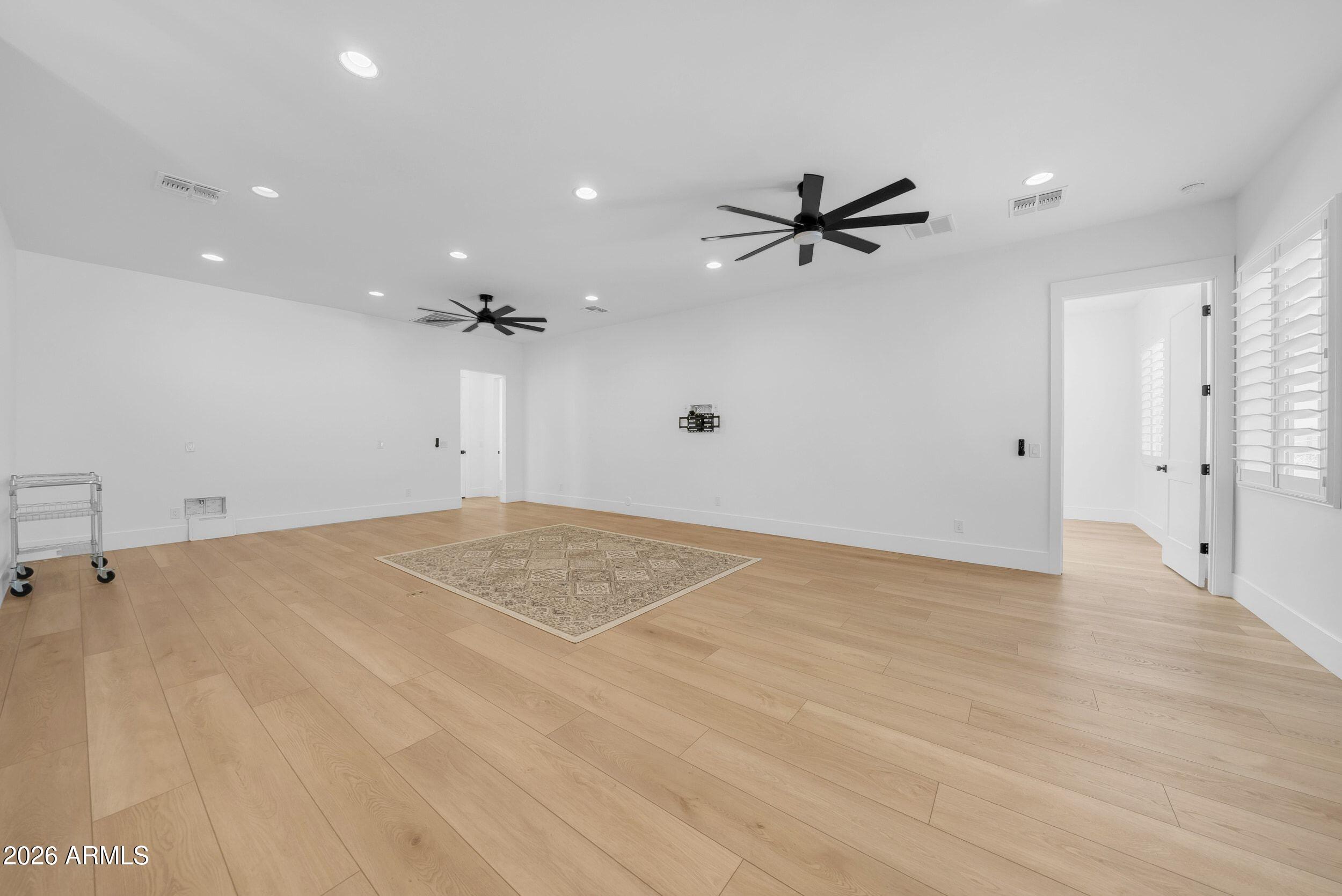 2265 E BONANZA Road