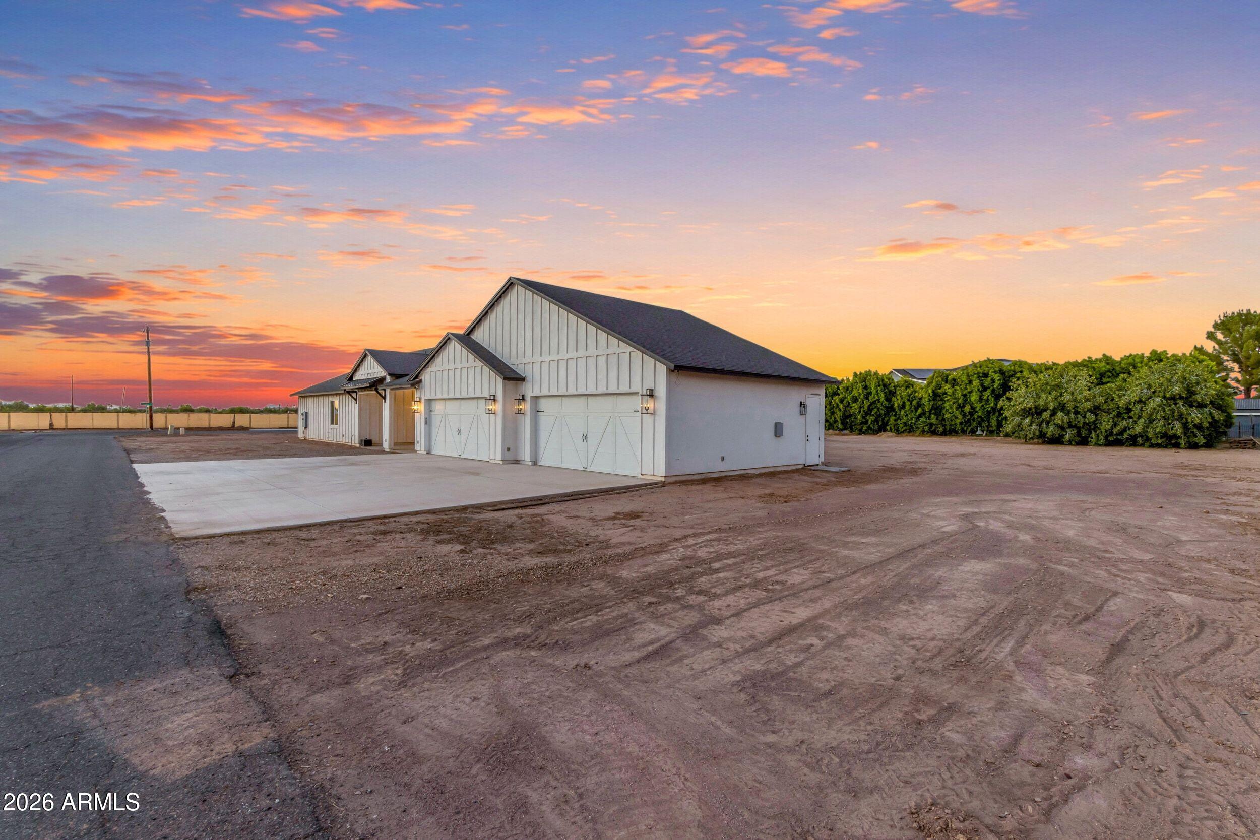 2265 E BONANZA Road