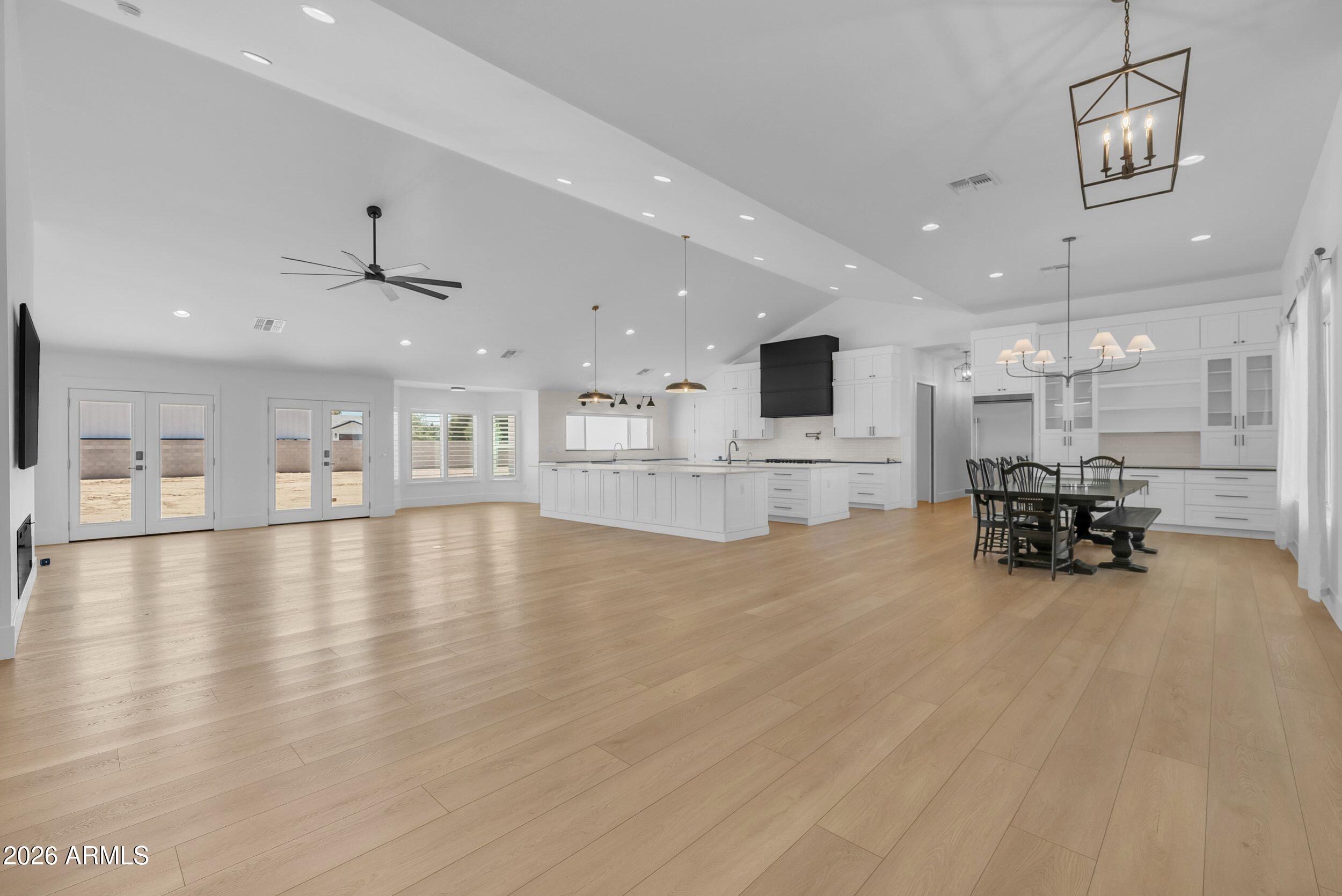 2265 E BONANZA Road