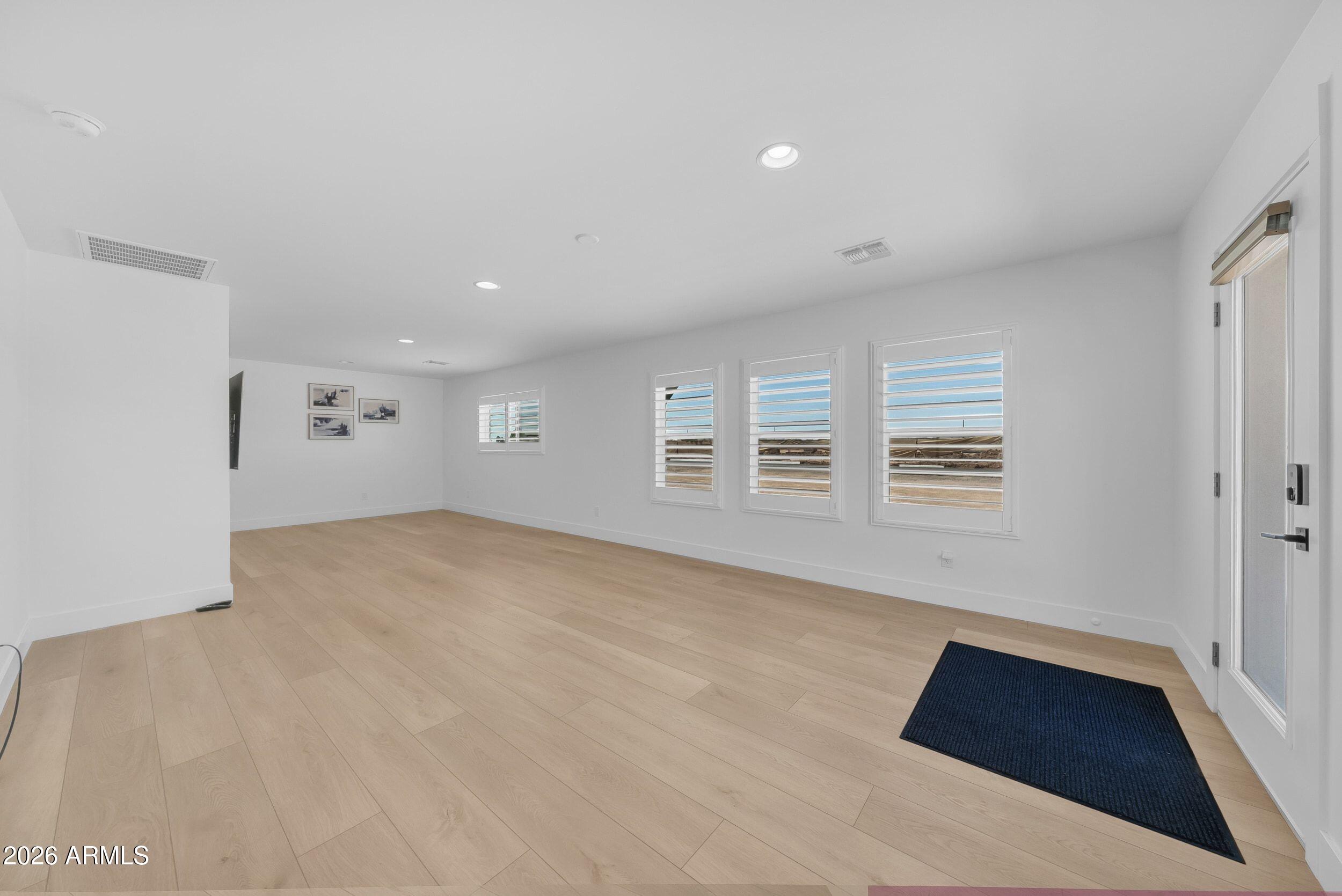 2265 E BONANZA Road