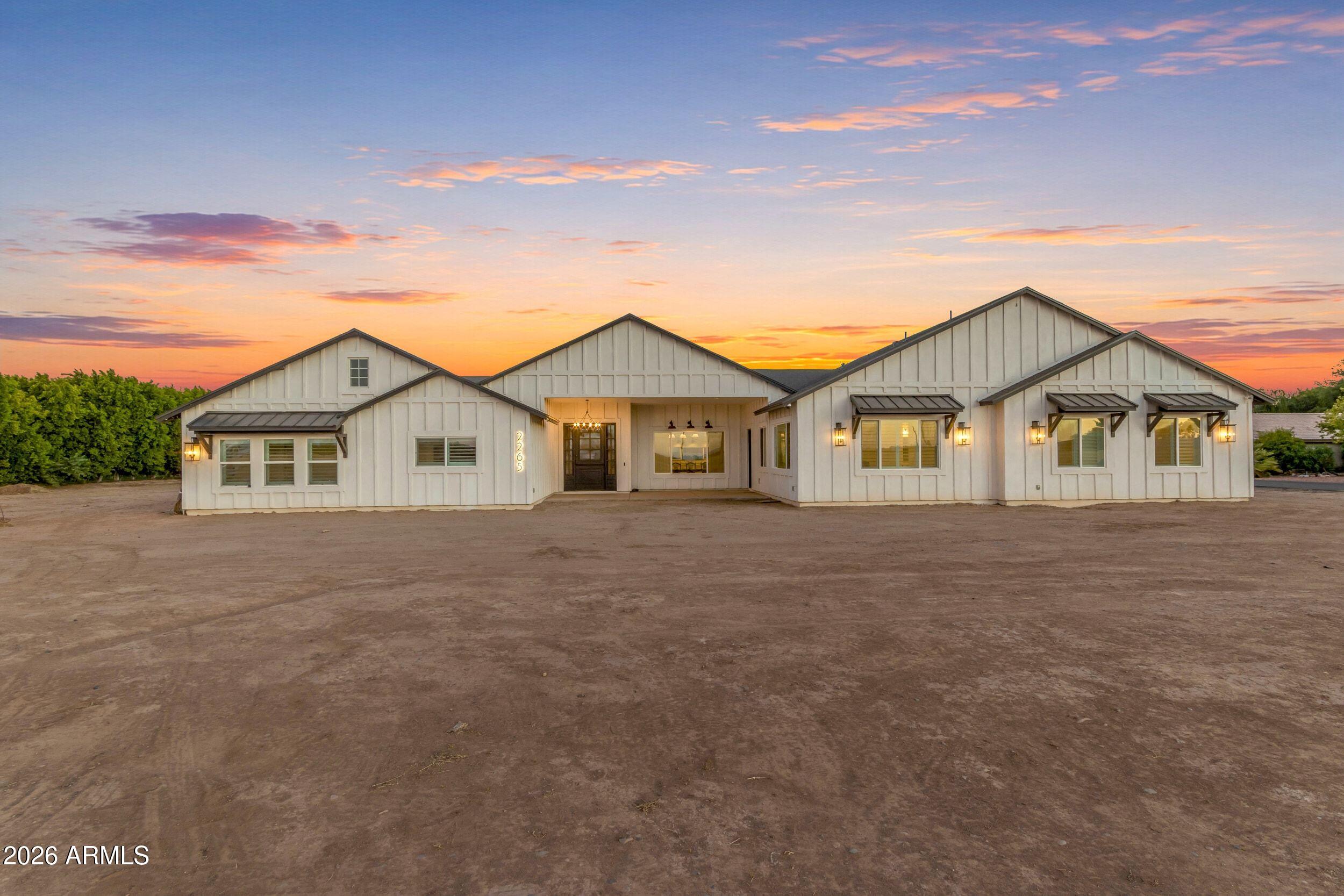 2265 E BONANZA Road