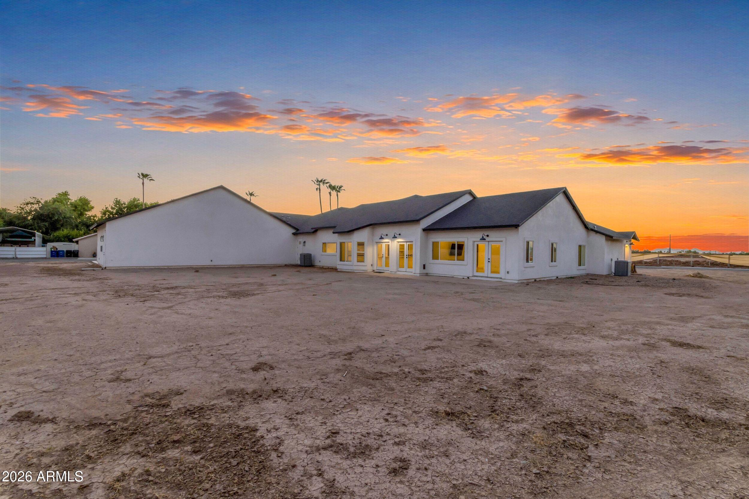 2265 E BONANZA Road