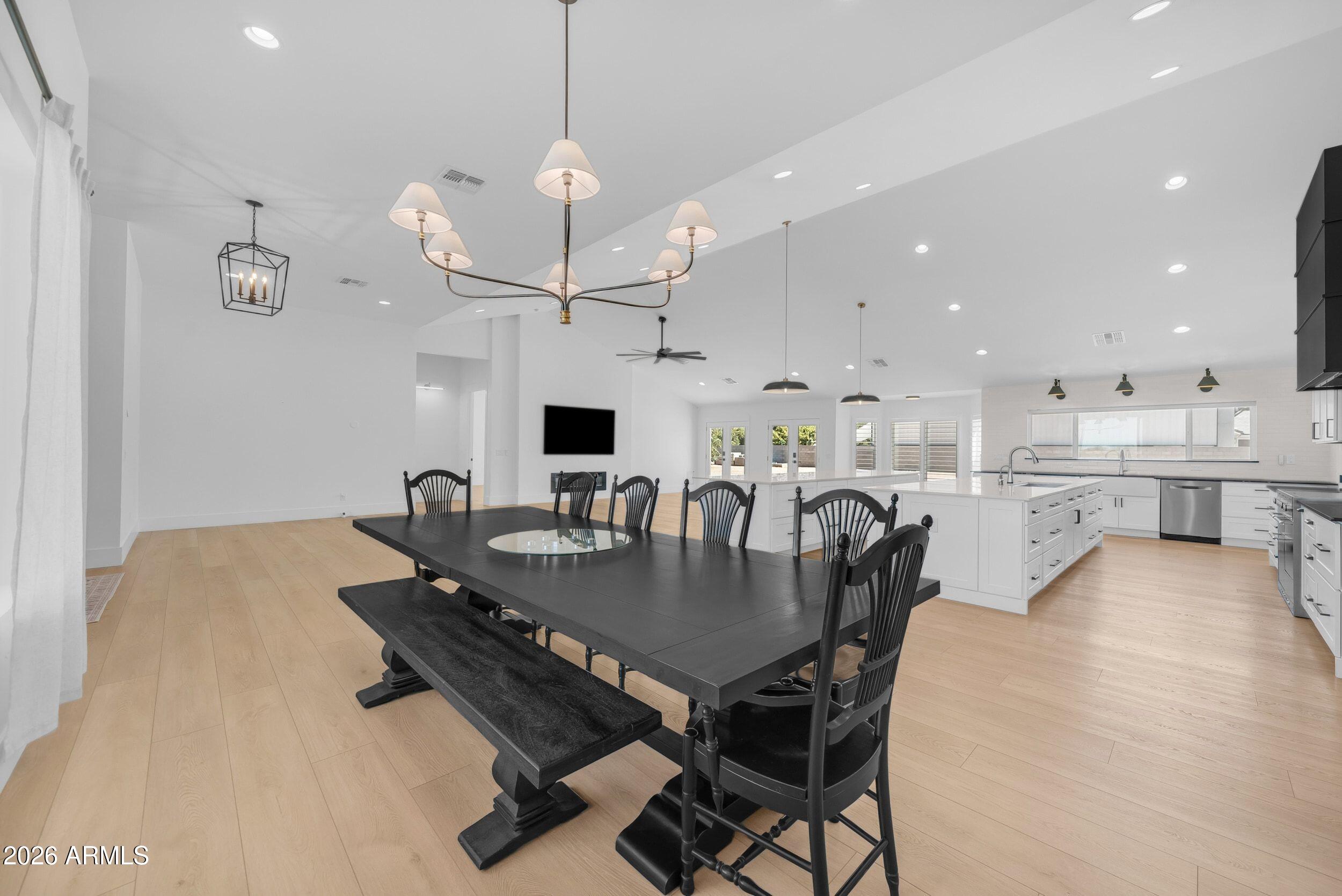 2265 E BONANZA Road
