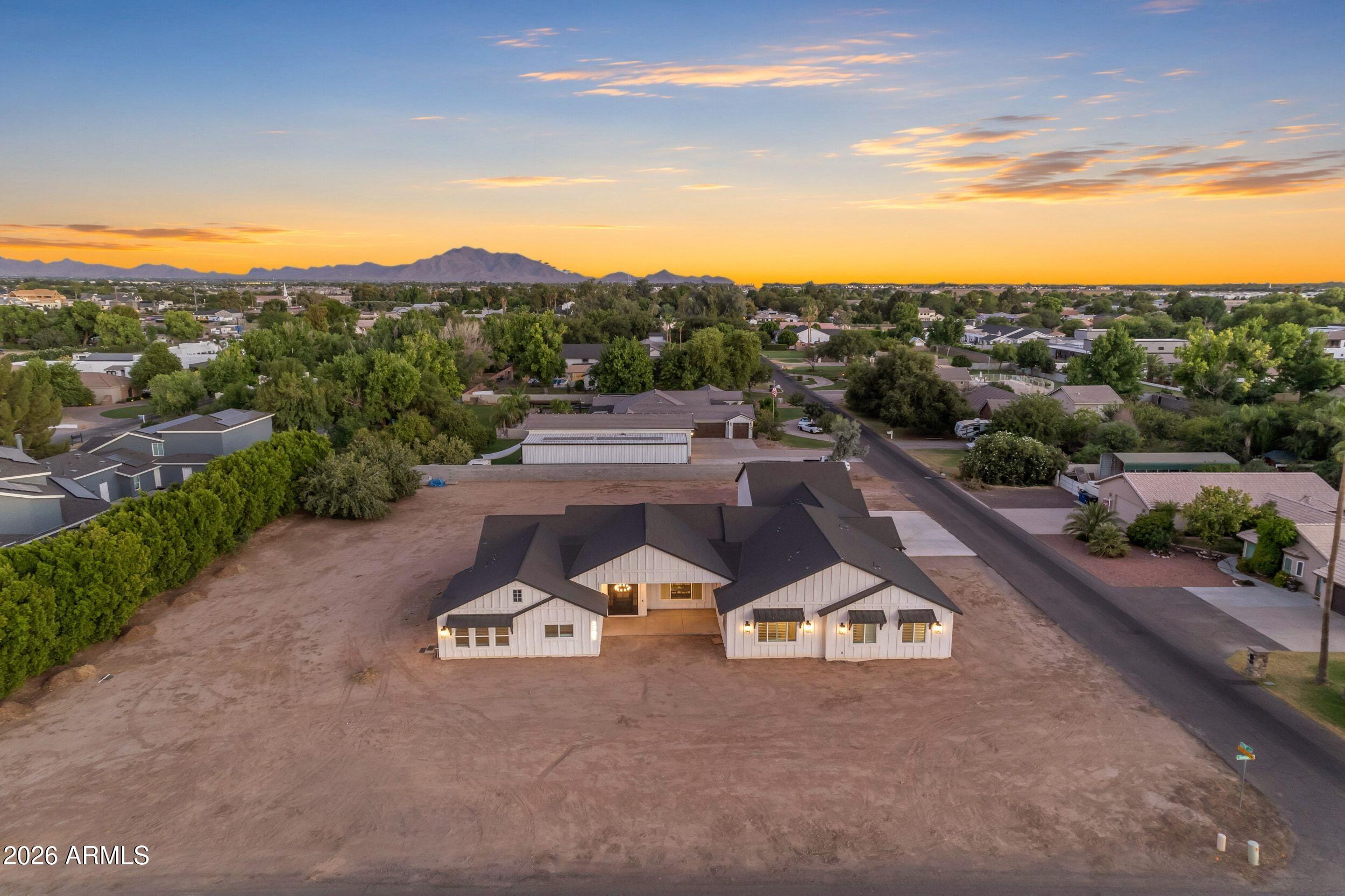 2265 E BONANZA Road