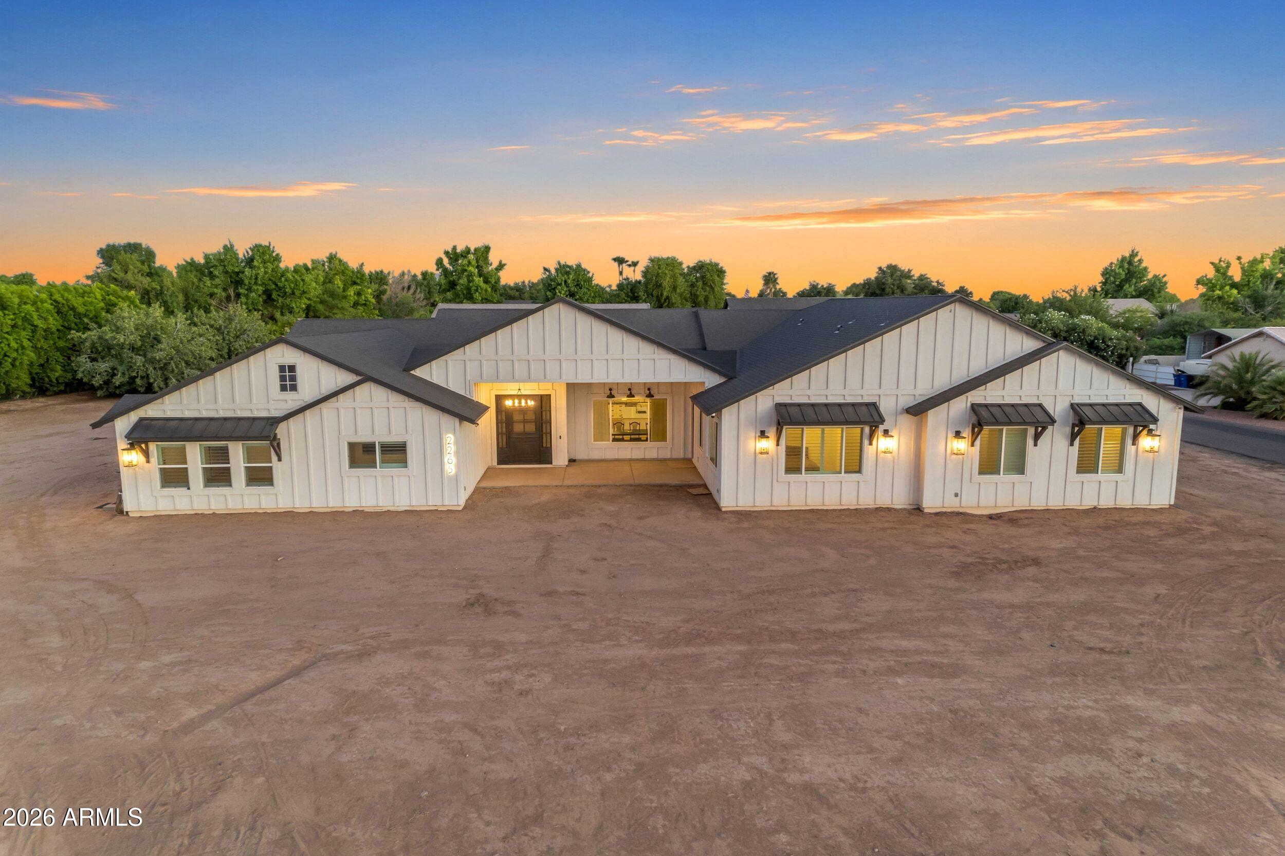 2265 E BONANZA Road