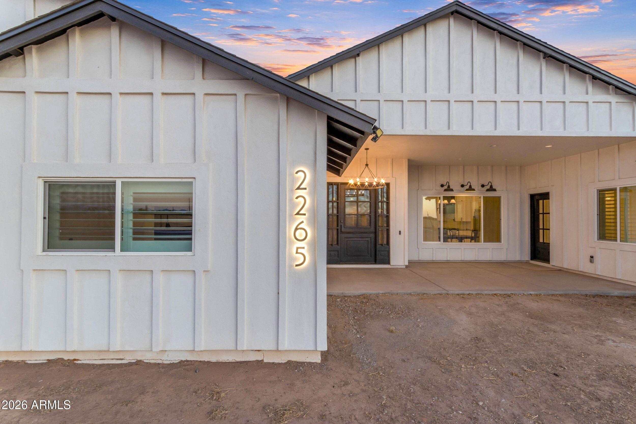 2265 E BONANZA Road