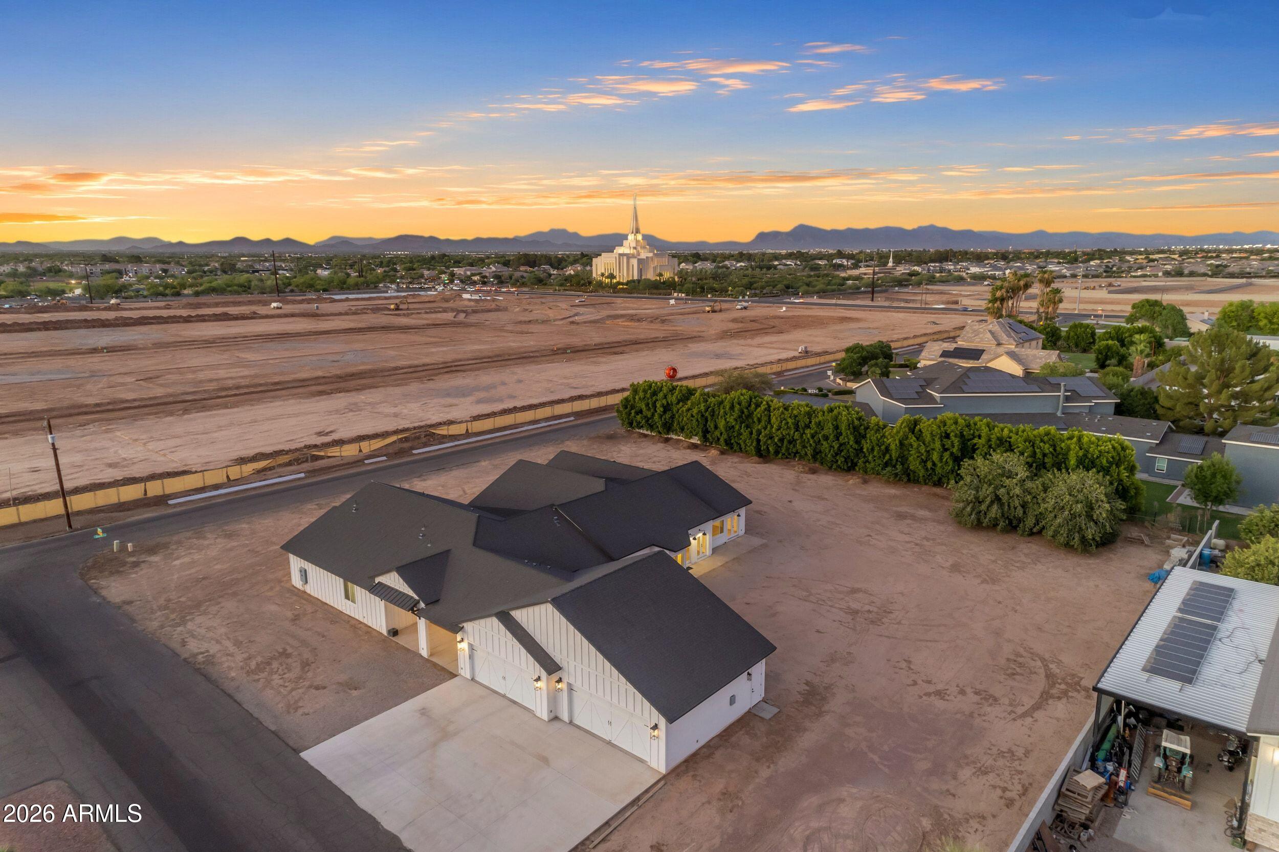 2265 E BONANZA Road