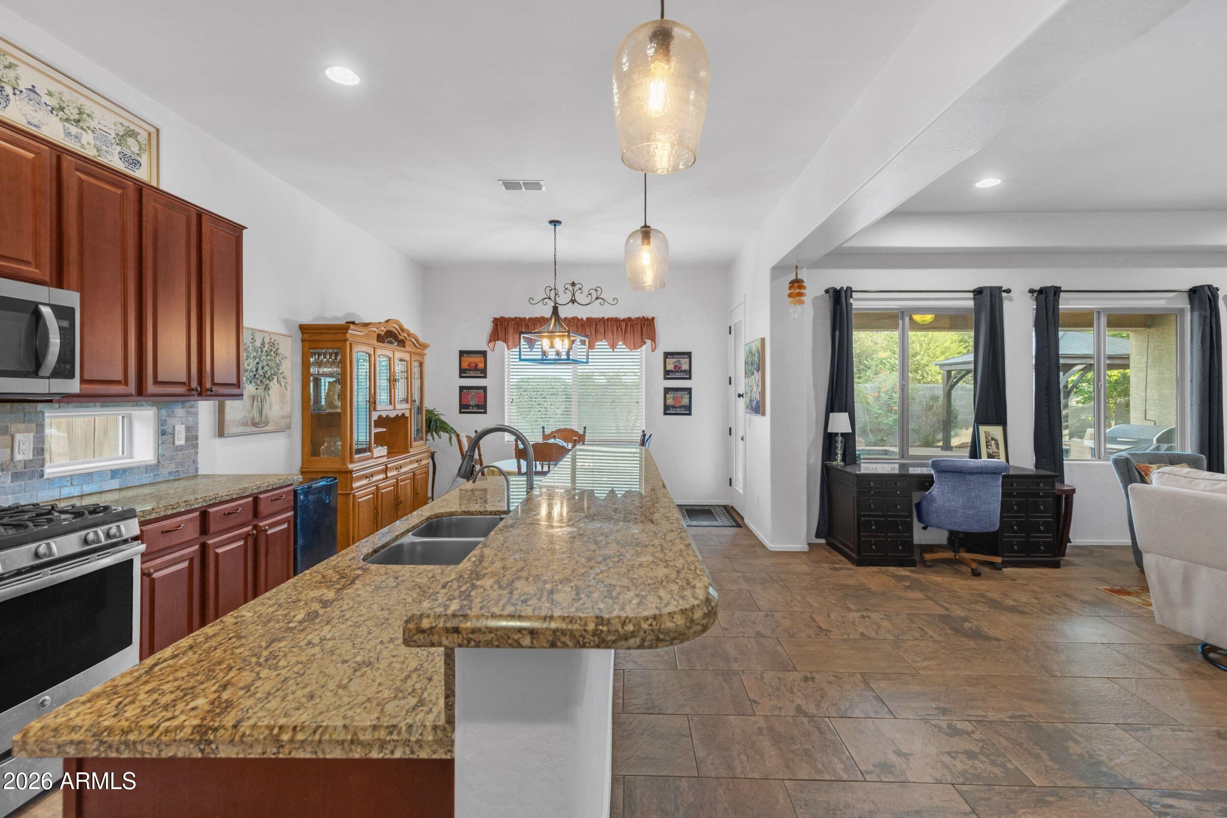 21367 E MAYA Road