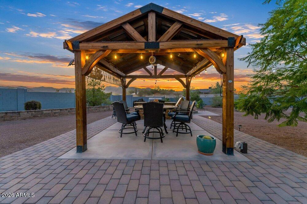 19738 W MARIPOSA Drive