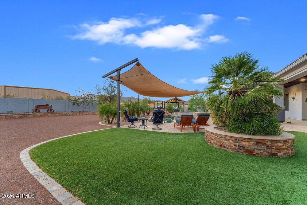 19738 W MARIPOSA Drive