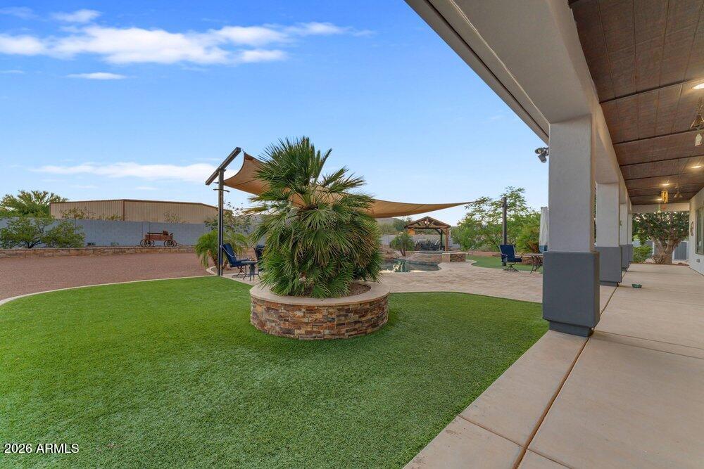 19738 W MARIPOSA Drive