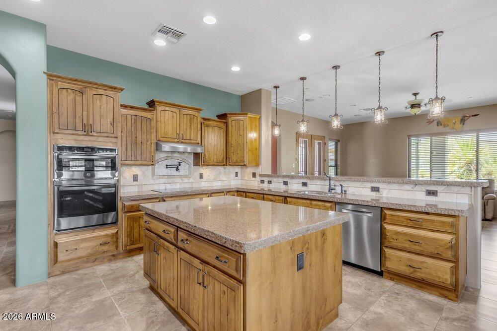 19738 W MARIPOSA Drive