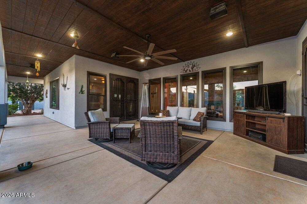 19738 W MARIPOSA Drive