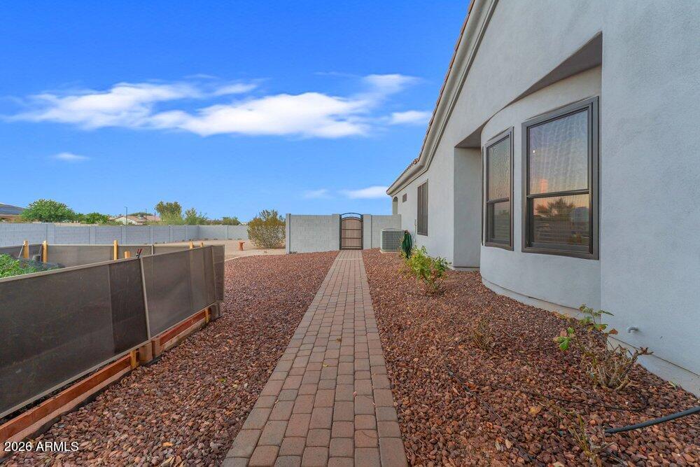 19738 W MARIPOSA Drive