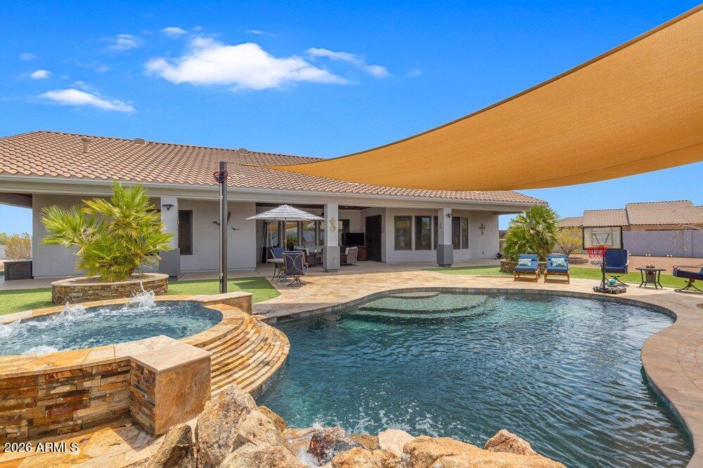 19738 W MARIPOSA Drive