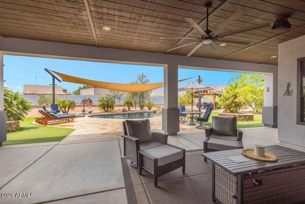 19738 W MARIPOSA Drive