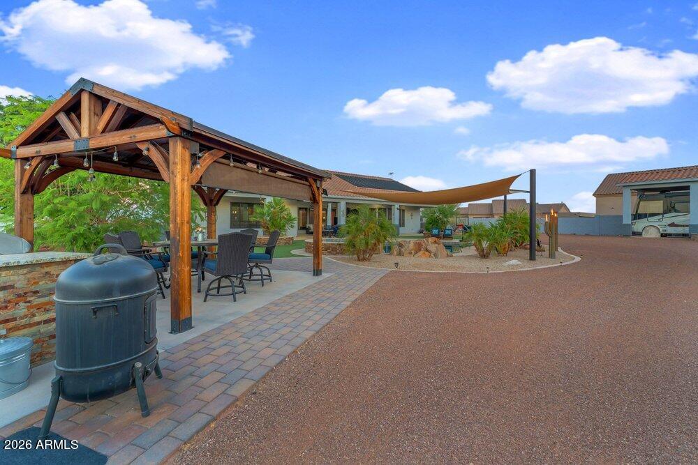 19738 W MARIPOSA Drive
