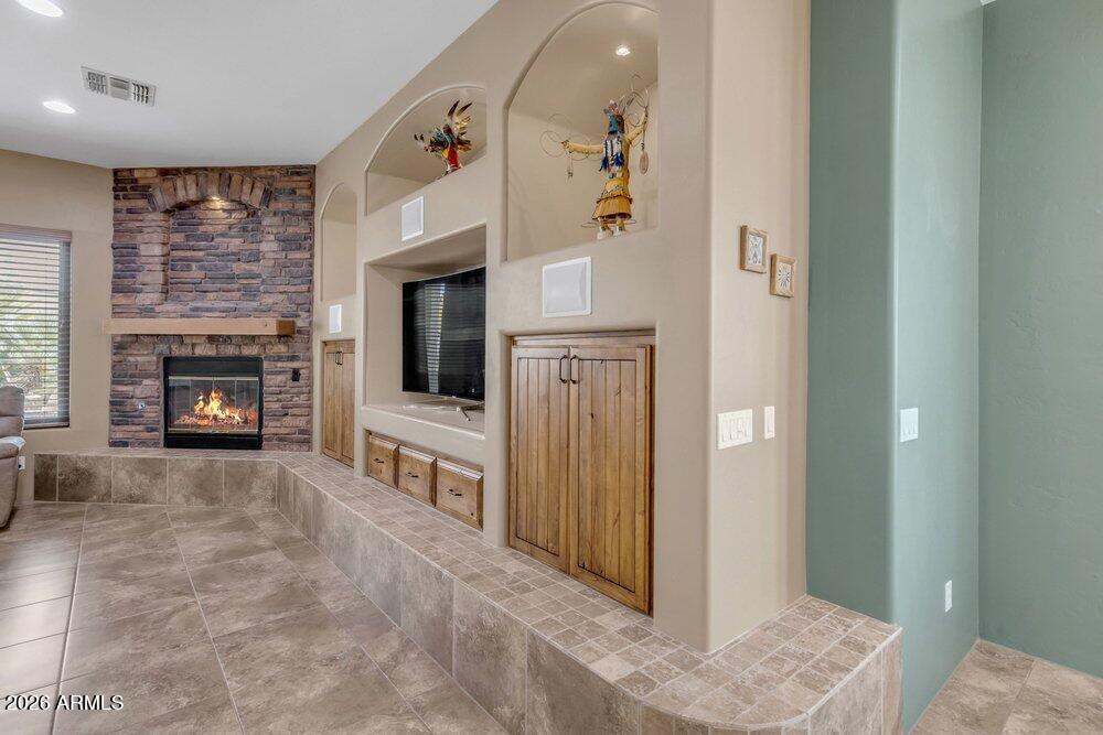 19738 W MARIPOSA Drive