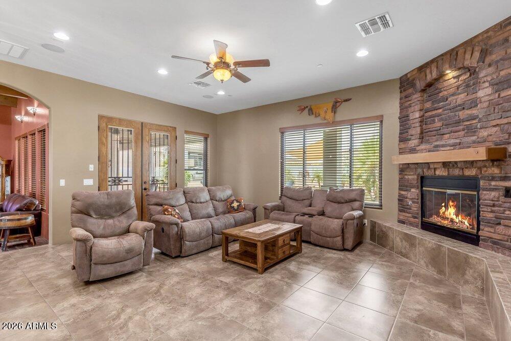 19738 W MARIPOSA Drive