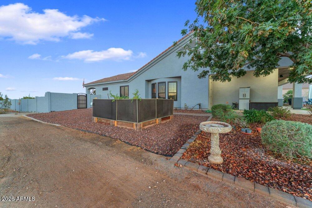 19738 W MARIPOSA Drive