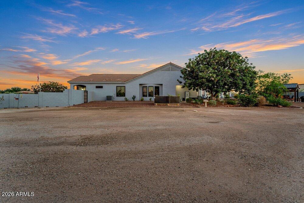 19738 W MARIPOSA Drive