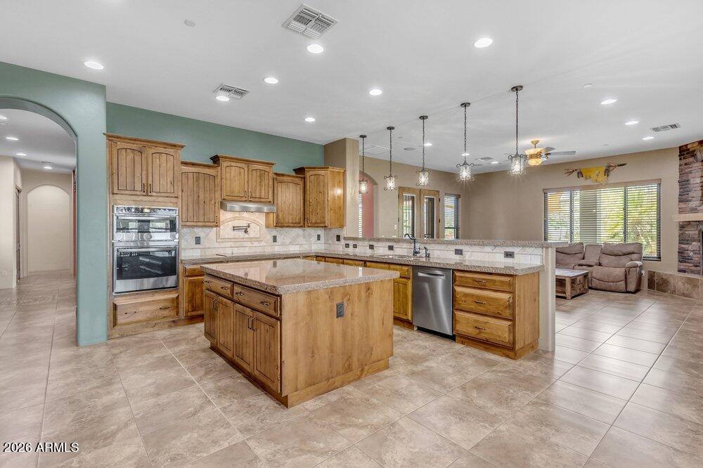 19738 W MARIPOSA Drive