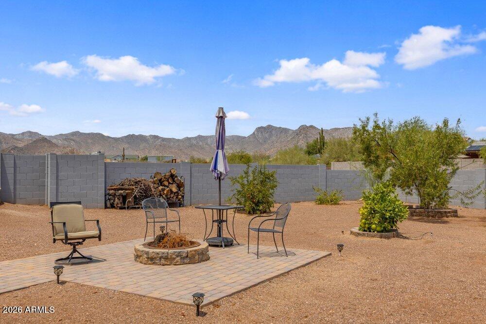 19738 W MARIPOSA Drive