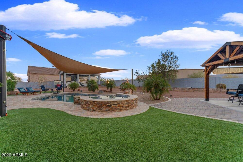 19738 W MARIPOSA Drive
