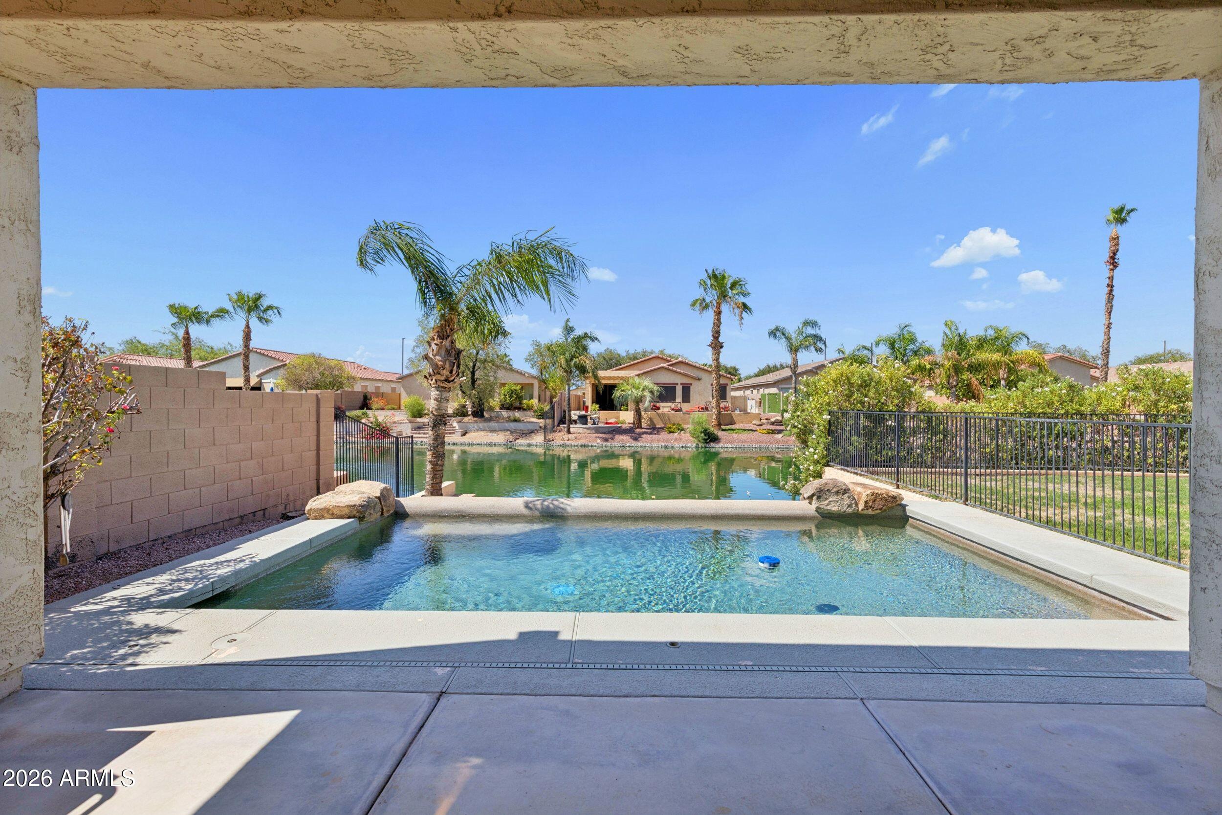 662 E Torrey Pines Place