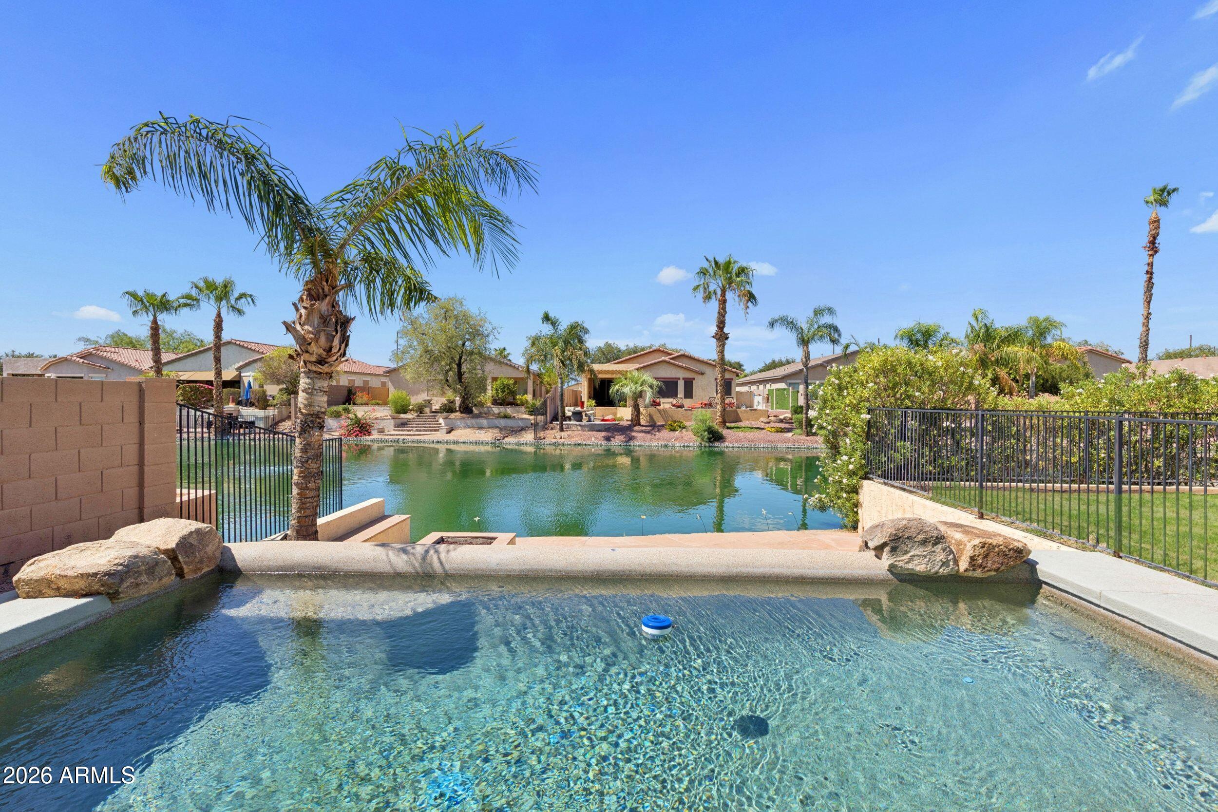 662 E Torrey Pines Place