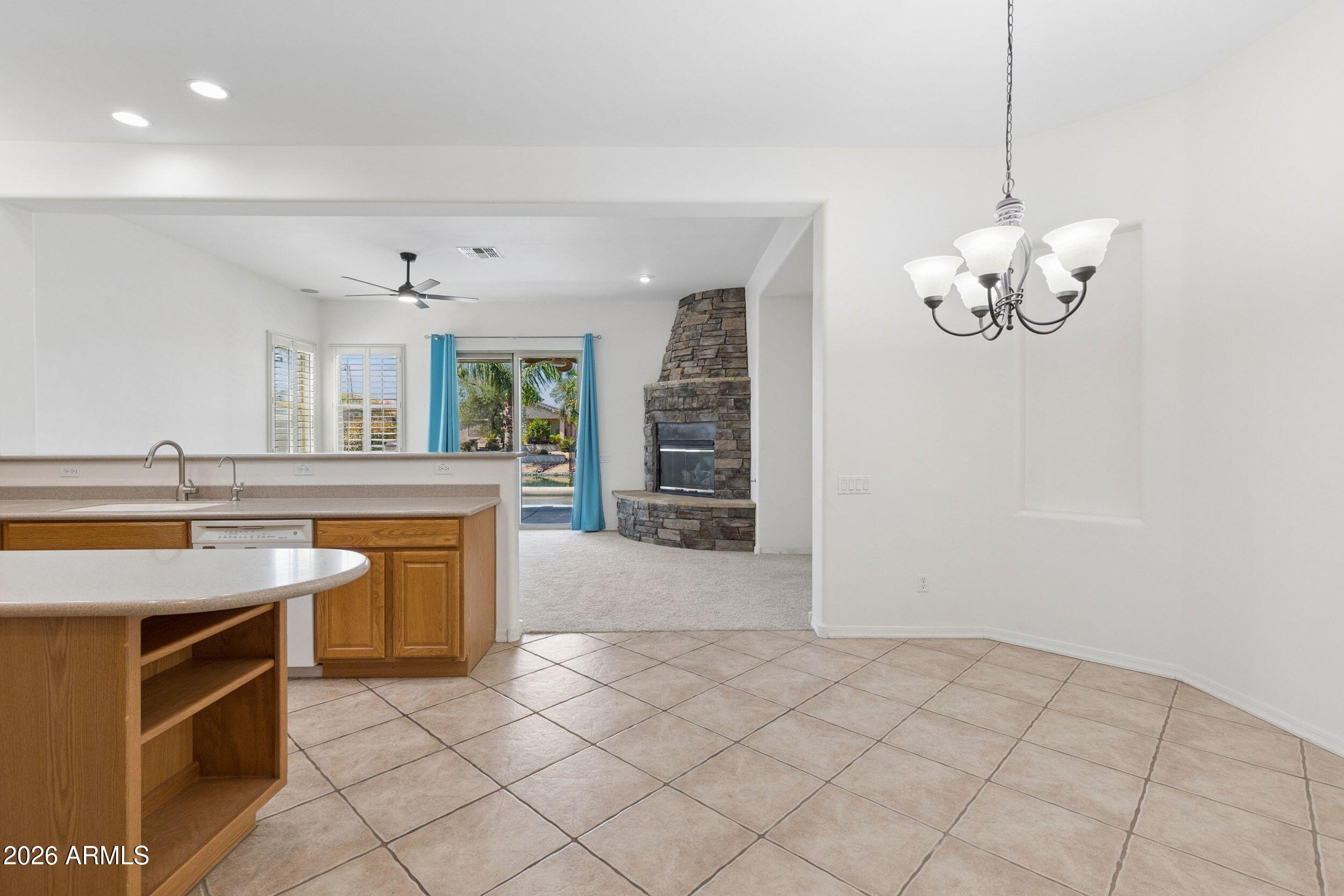 662 E Torrey Pines Place