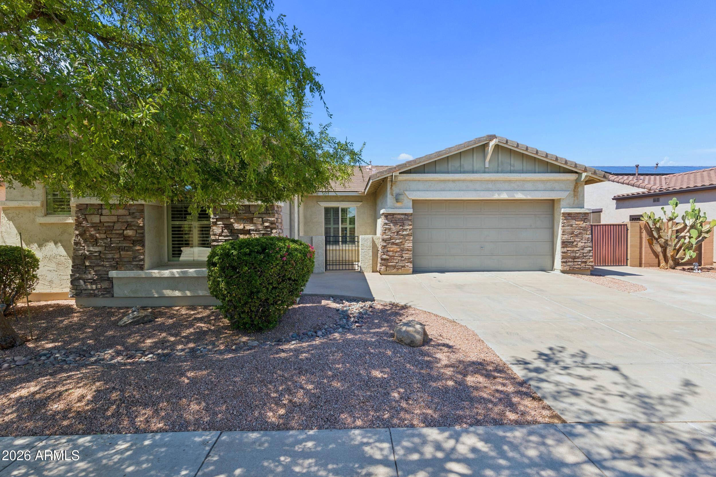 662 E Torrey Pines Place