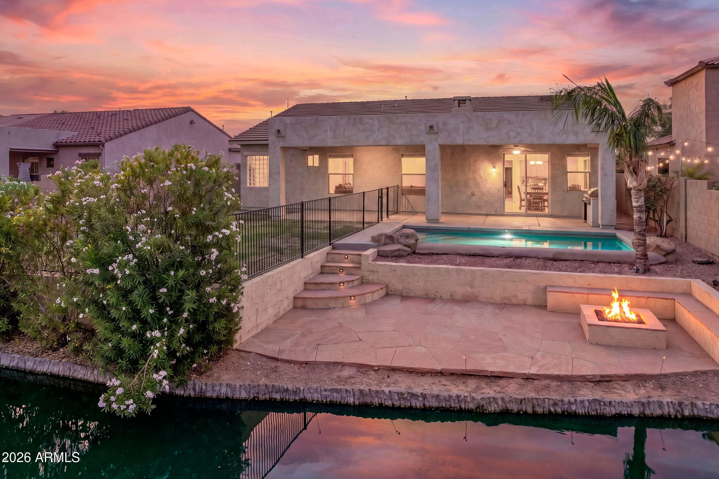 662 E Torrey Pines Place
