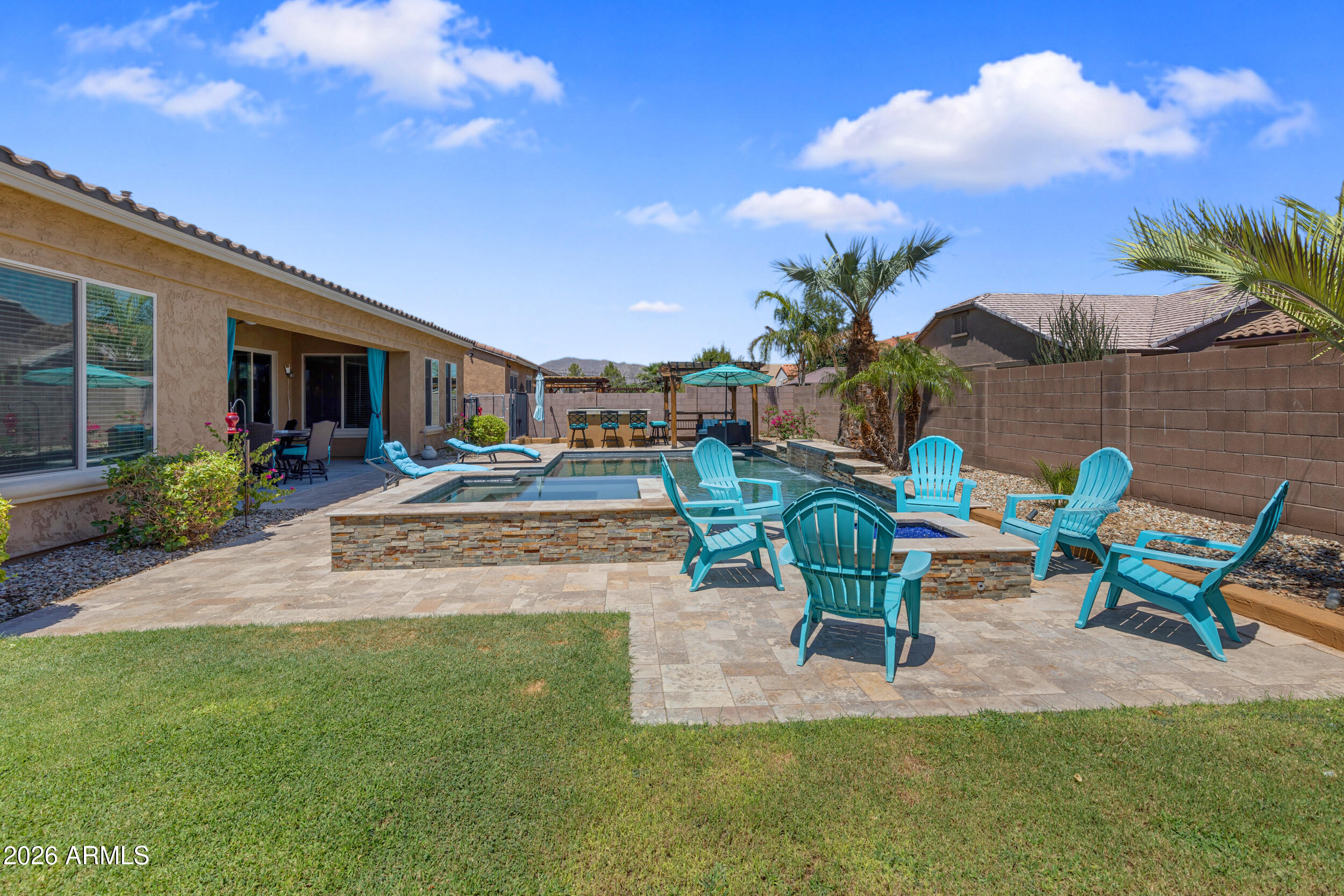 18372 W PARADISE Lane