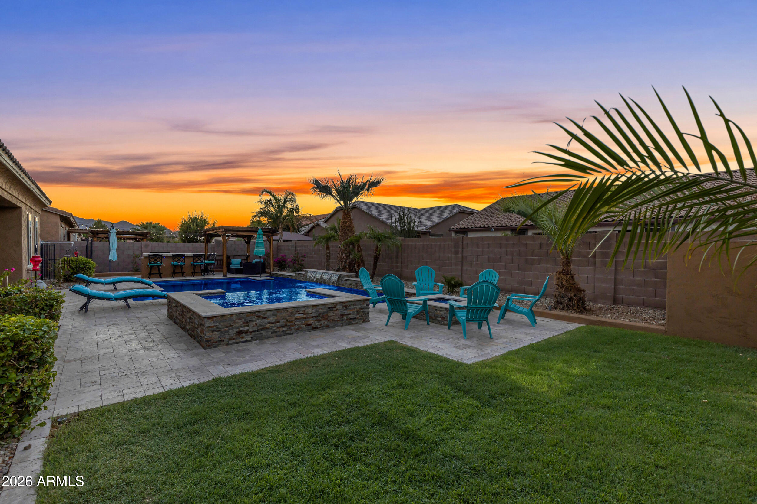 18372 W PARADISE Lane