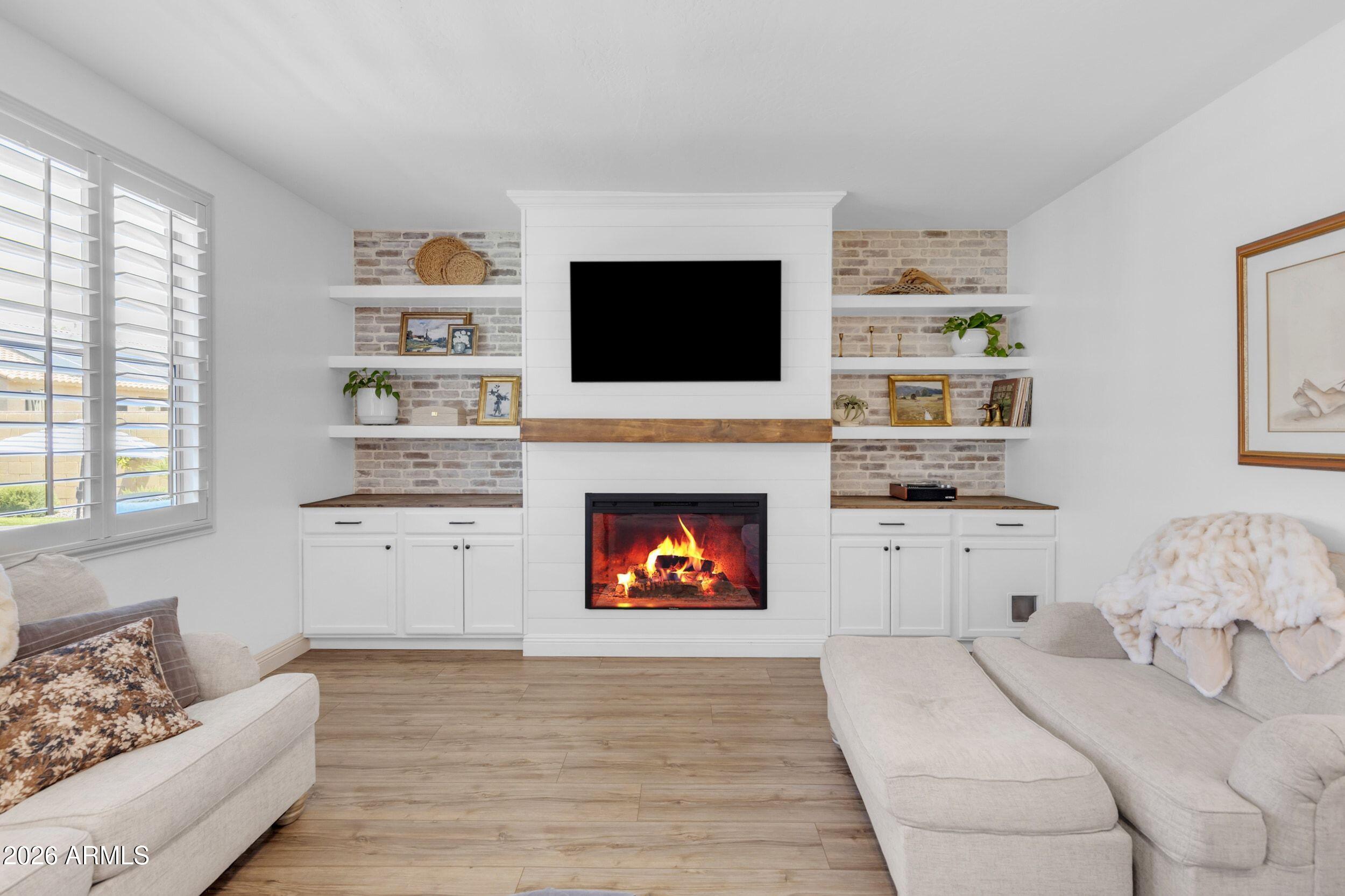 3076 E VALLEJO Drive