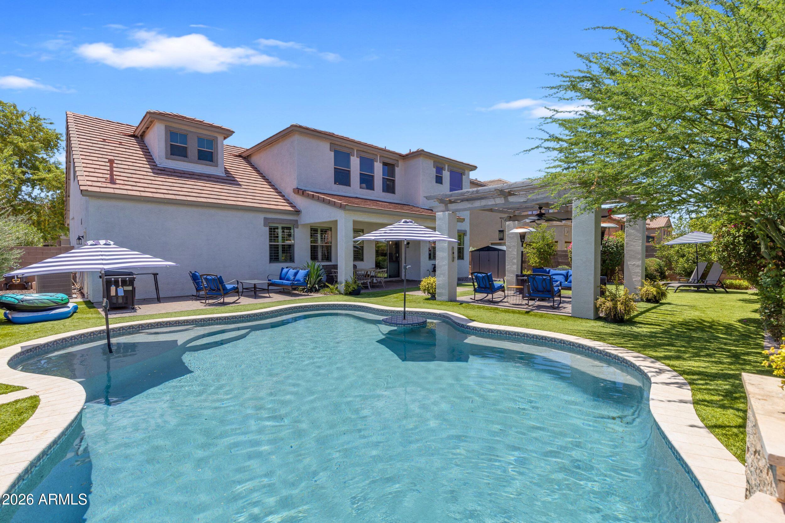 3076 E VALLEJO Drive