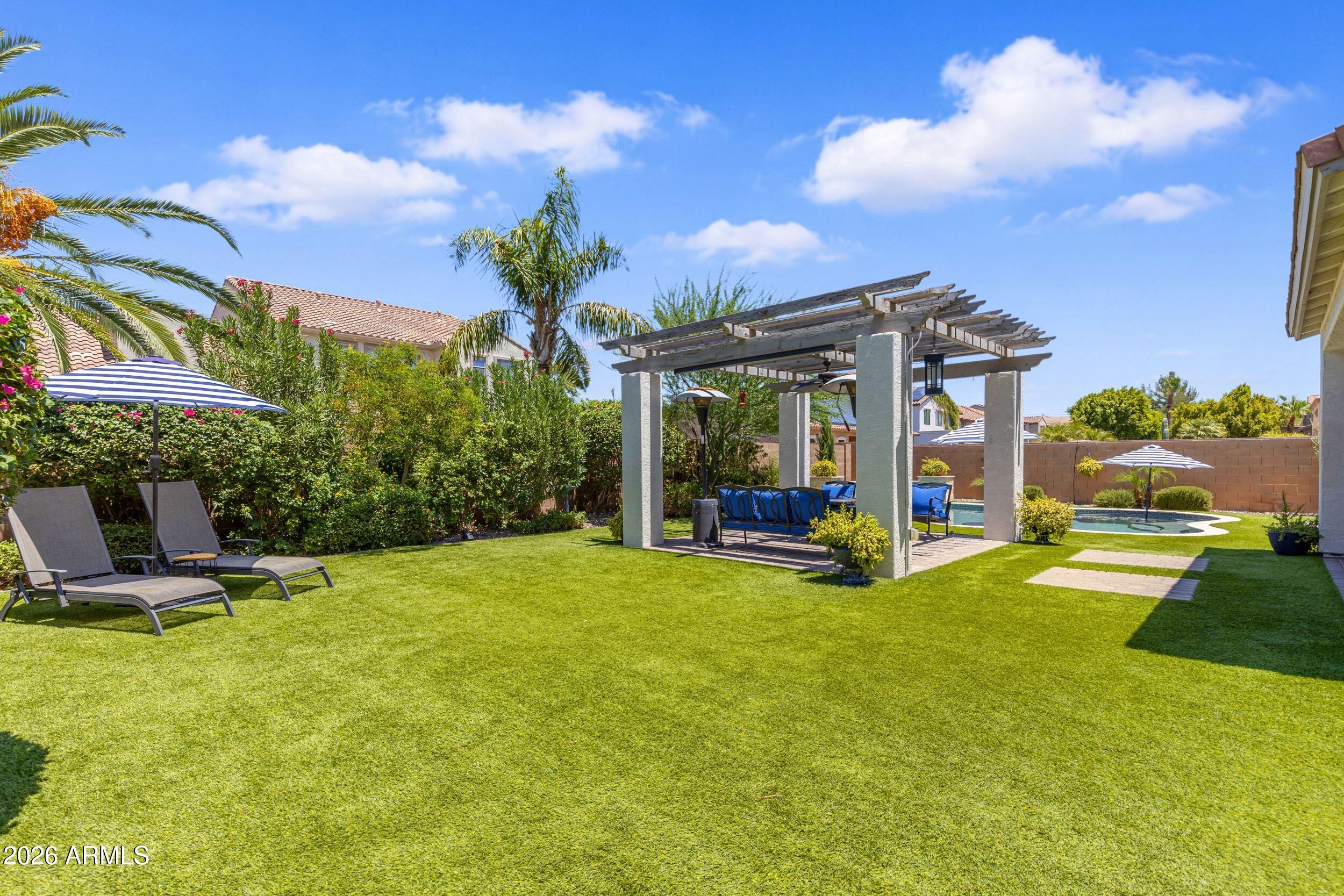 3076 E VALLEJO Drive