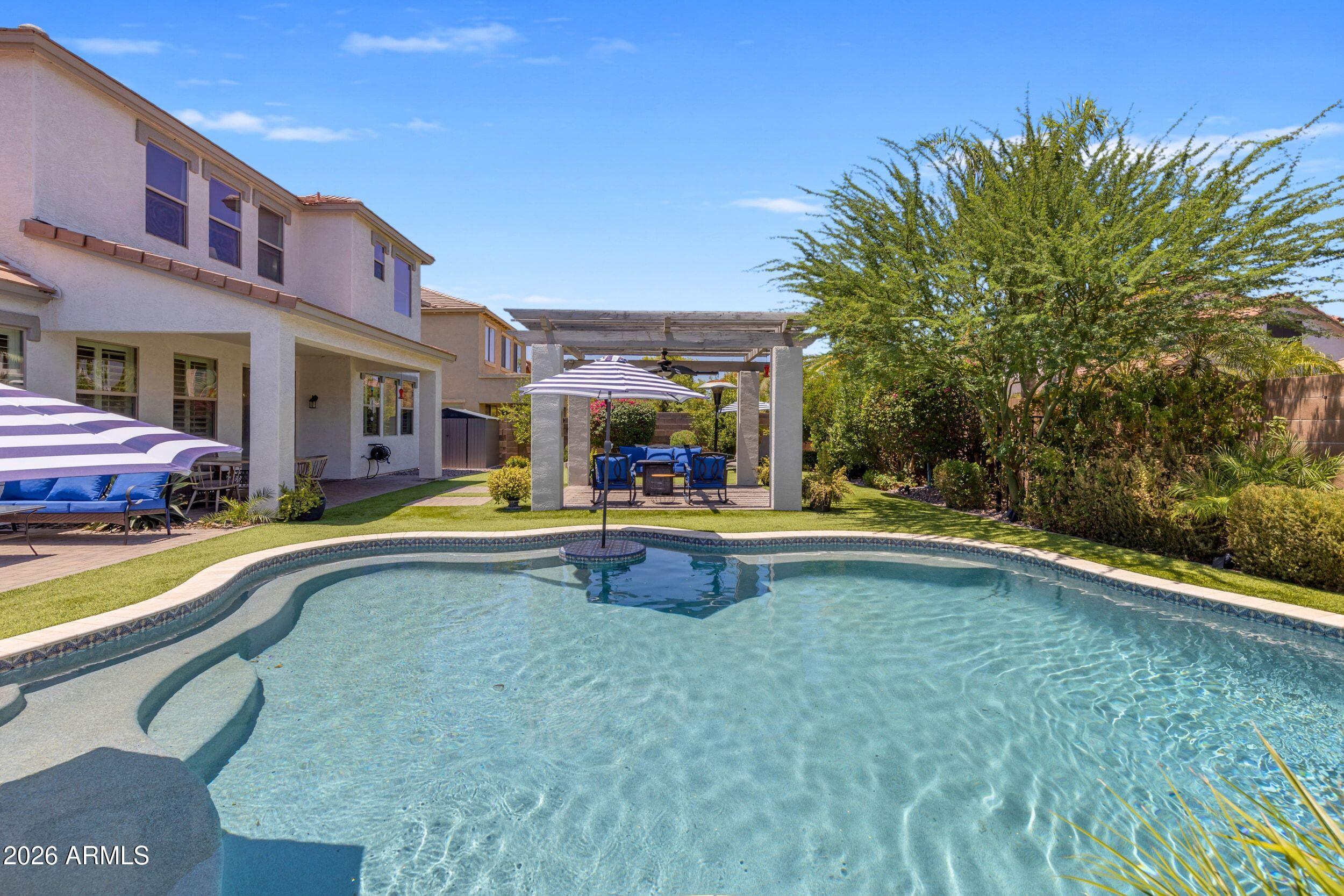 3076 E VALLEJO Drive
