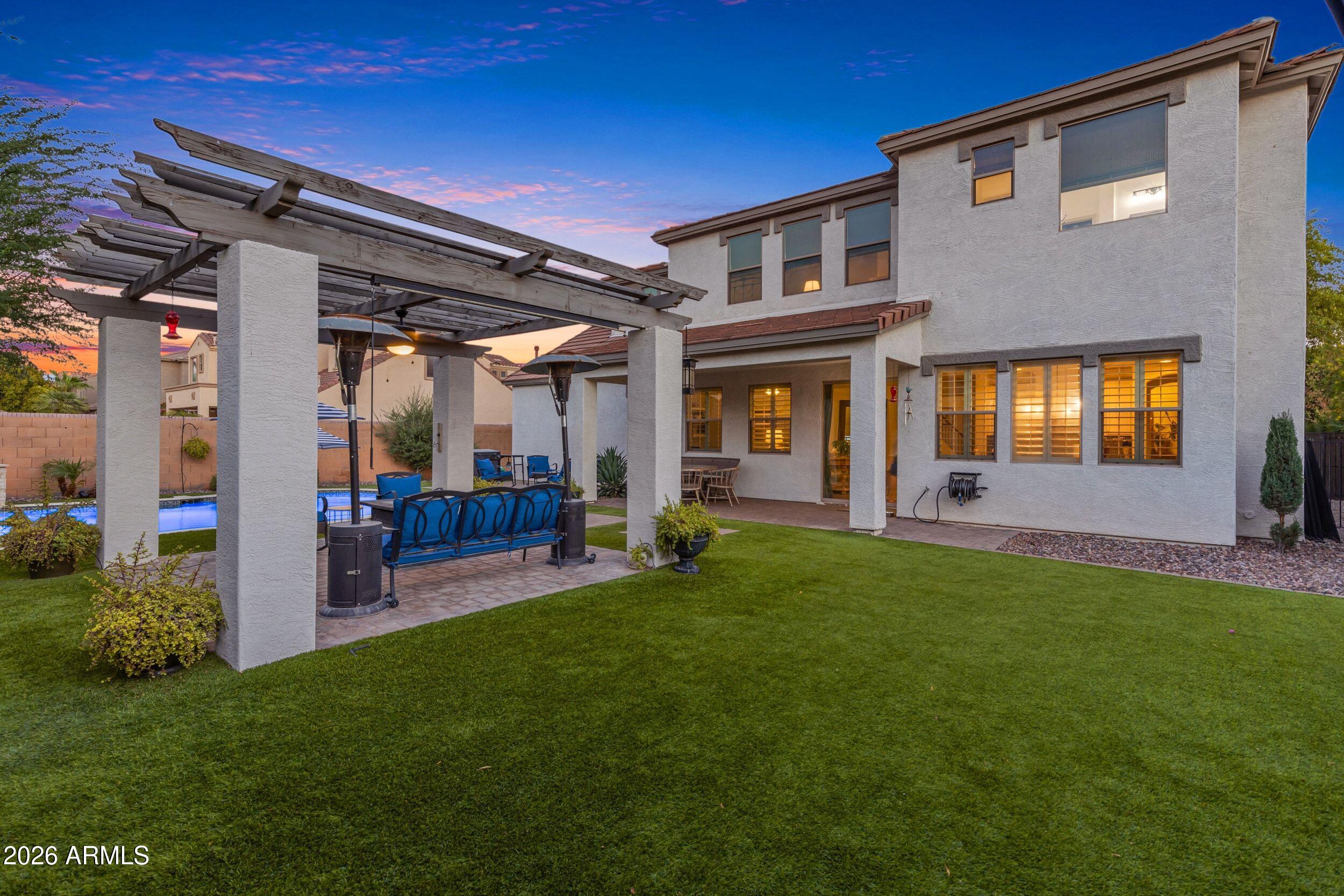 3076 E VALLEJO Drive