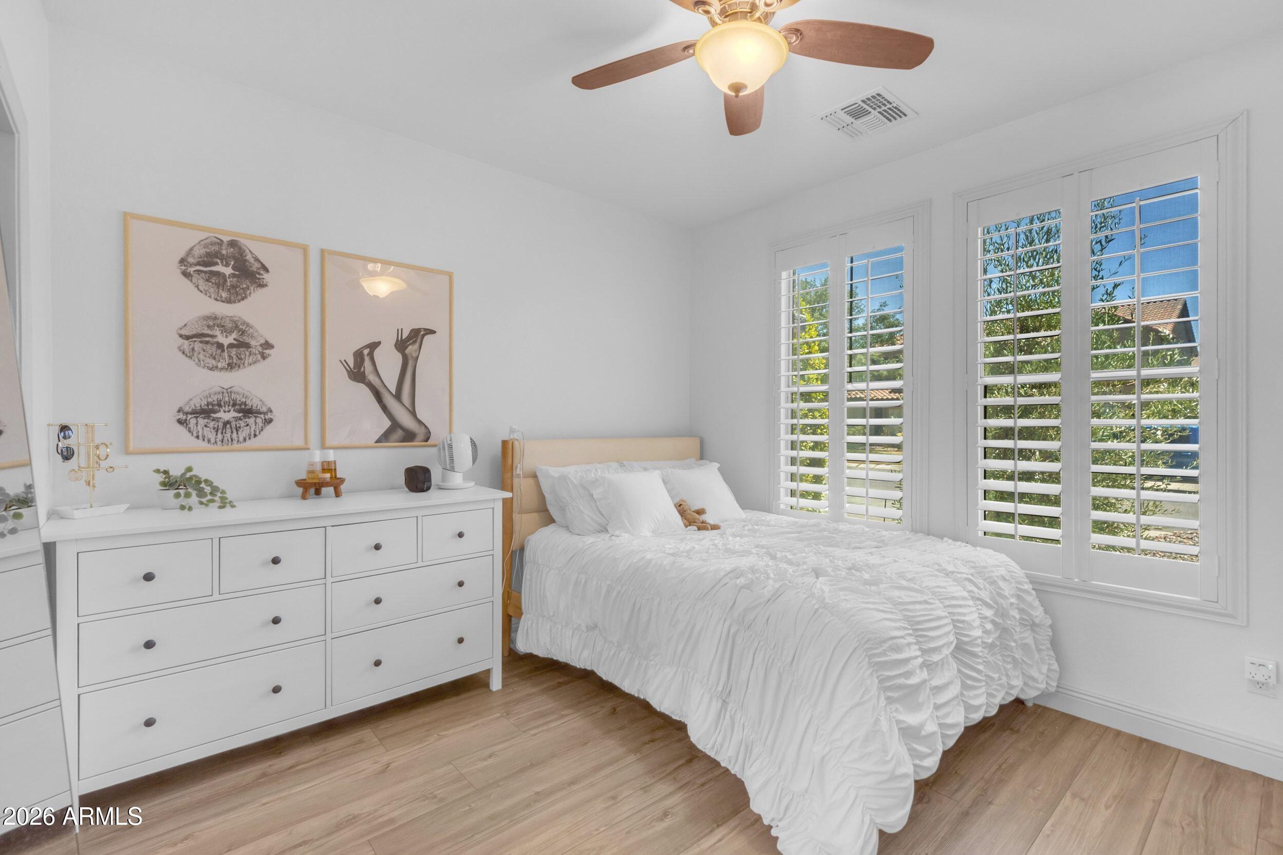 3076 E VALLEJO Drive